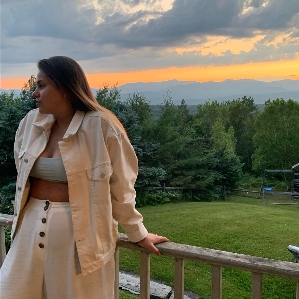 Meet your Posher, Emily